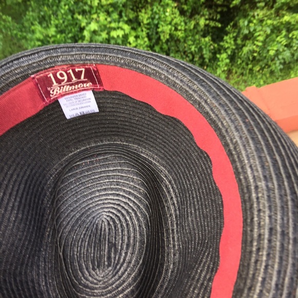 Stylish Black Fedora with Blue and Red Band - Picture 7 of 8